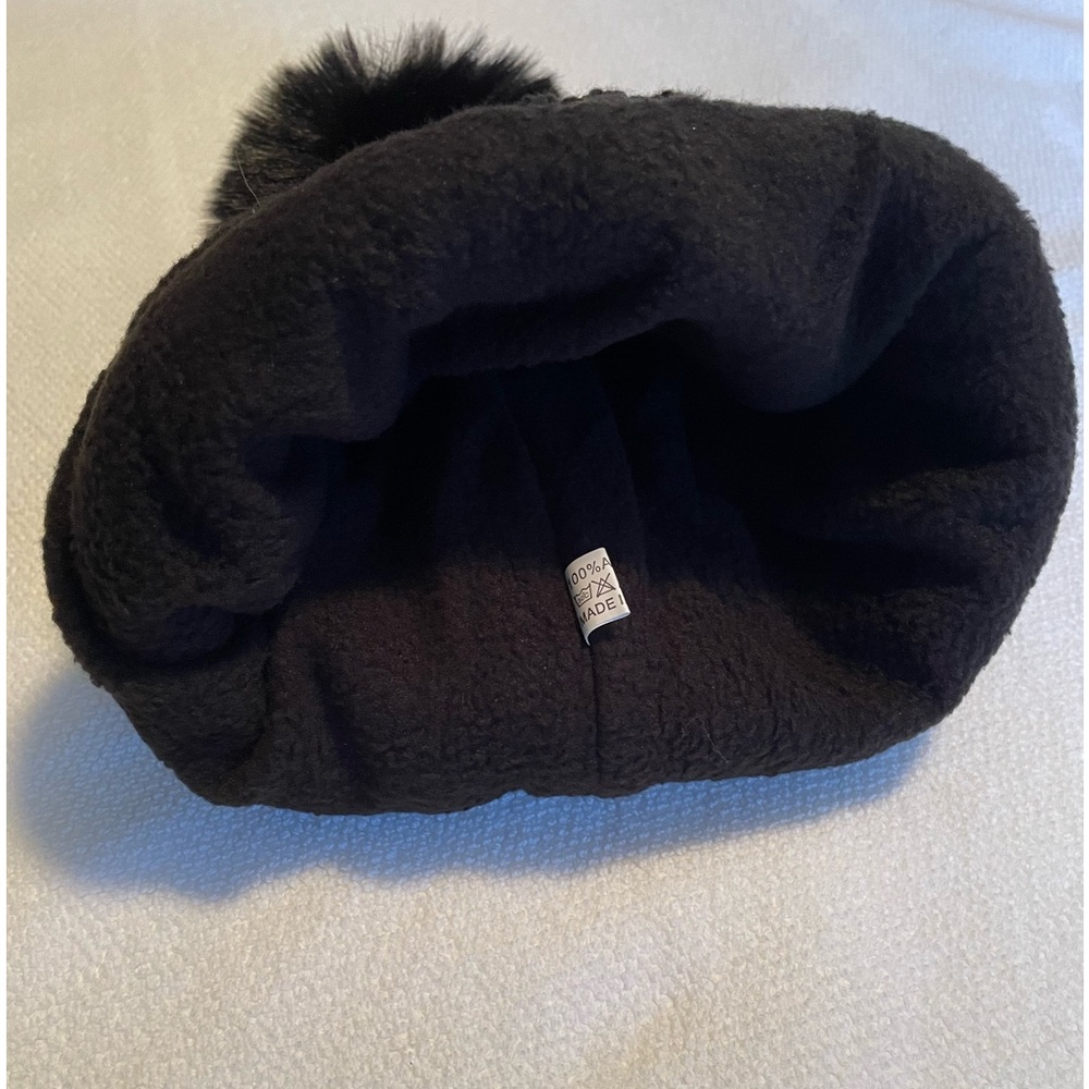 Winter Hat. Black With Sequins And A Fuzzy Pom Pom. Women’s. NWT - Picture 3 of 9